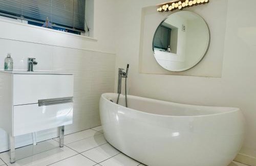 Aberdovey House | Verbier Luxurious Seaside Retreat