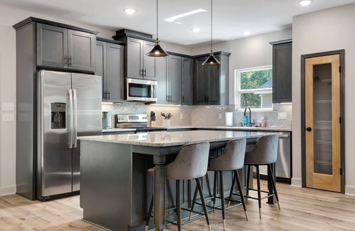 Tallahassee House | Verde Midtown Modern 4 bedroom 2 bath sleeps 8