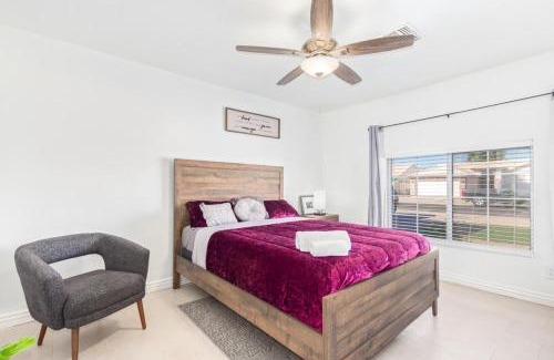 Maryvale House | Vernon House - Stunning Cozy Vacation Home Near State Farm Stadium with Gym-Kitchen-Free Parking
