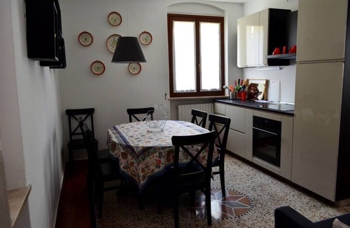 Verona City Centre Apartment | Verona up to you - Panorama with car & bike places