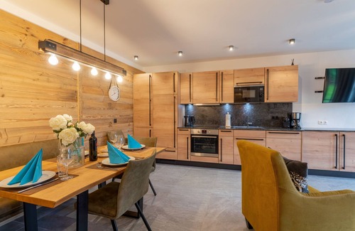 Uttendorf Apartment | Very comfortable and furnished with style