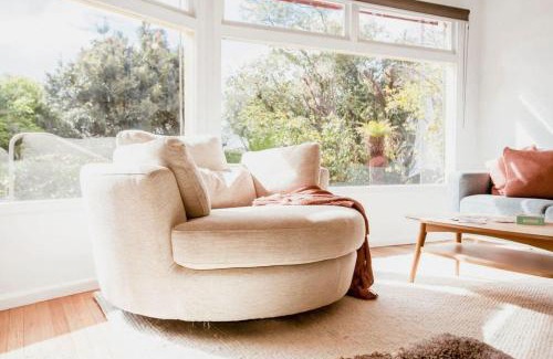 Belmont House | Very Cool Mid Century, Pet Friendly Urban Oasis