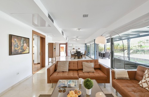Salobre House | Villa with private pool in the golf resort