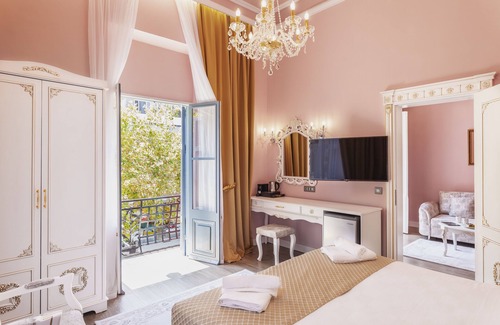 Rhodes House | Via Villa Iliotti