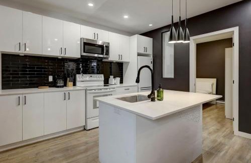 Plateau Mont Royal Apartment | Vibrant 4BR 2BA Retreat in the Plateau