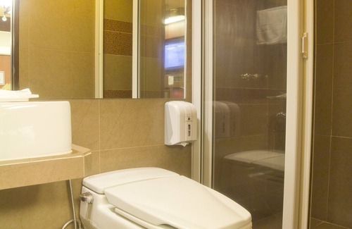 Las Pinas Hotel | Victoria Court Las Piñas