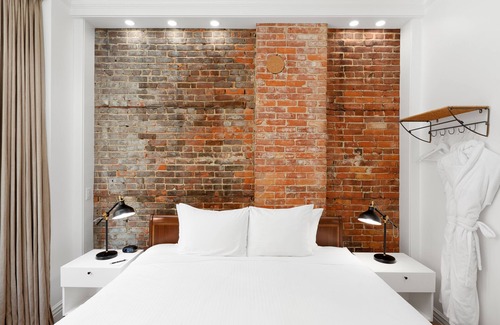 Central Hotel | Victorian Hotel