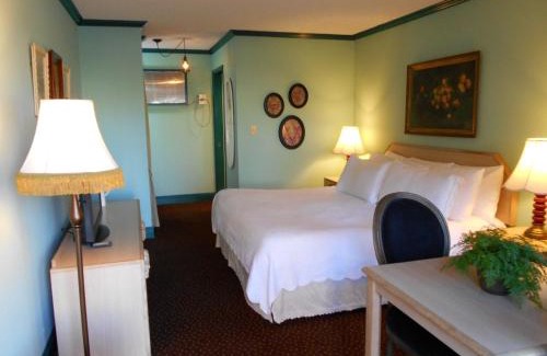 Sparks Hotel | Victorian Inn