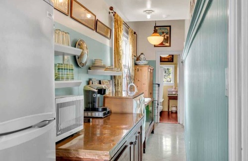 Faubourg Marigny Bed & Breakfast | Victorian Meets Farmhouse | Direct Balcony Access