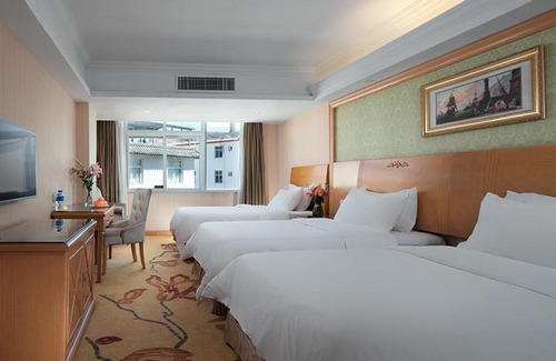 Gucheng Hotel | Vienna International Hotel Lijiang Yuxue Avenue