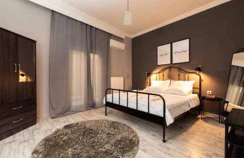 Ano Poli Apartment | View and the city