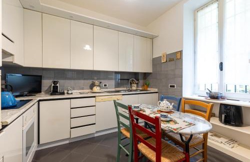 Porta Lodovica Apartment | Vigentina 80s Apartment