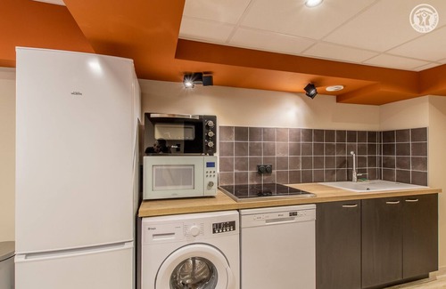 Chaintre House | Vignes en Fleurs - Chaintre