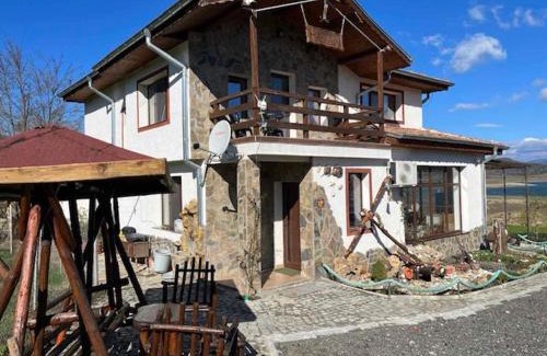 Panicherevo Villa | Vila Marina Ilkoni at Jrebchevo dam