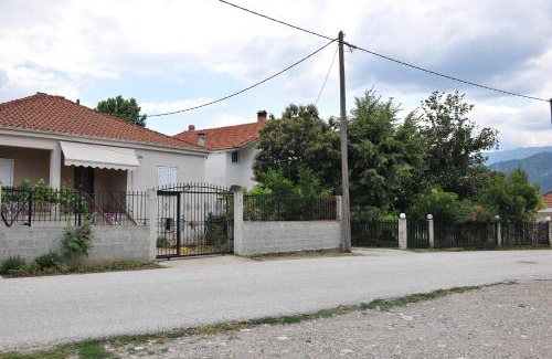 Kastraki Villa | Vila Vasi- Μodern maisonette view Meteora