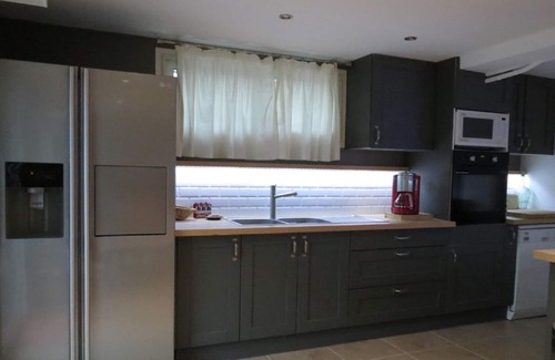 Saint-Genis House | Villa Franbikini: 4 air-conditioned bedrooms, sleeps 9, salt pool, calm, sun