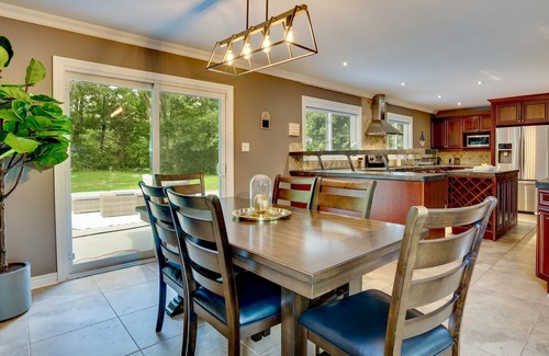 Brampton House | Vill On The Hill