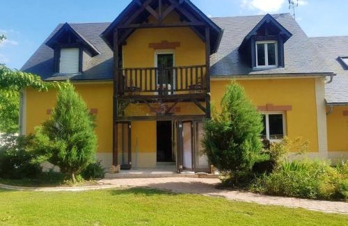 Saint-Clair-d'Arcey Villa | Villa élégante à Saint Clair-d'Arcey avec piscine privée