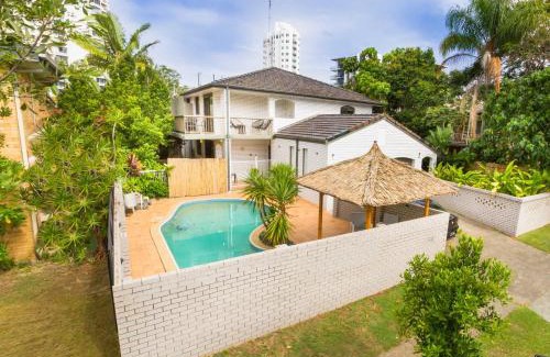 Surfers Paradise Apartment | Villa 1 and Villa 2