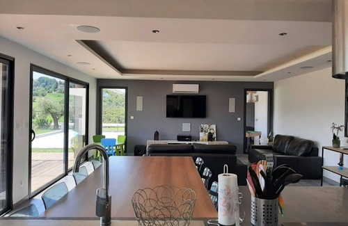 Saint-Etienne-de-Serre Villa | Villa 2 Love