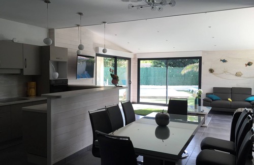 Vias House | VILLA 2 TO 10 PERS. VILLA PRIVATE HEATED POOL, SEA 80 M, LAND 700M2