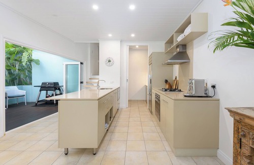 Port Douglas Villa | Villa 4, Luxury 3-Bed, 3-Bath Villa Central to Town, the Marina and the Beach