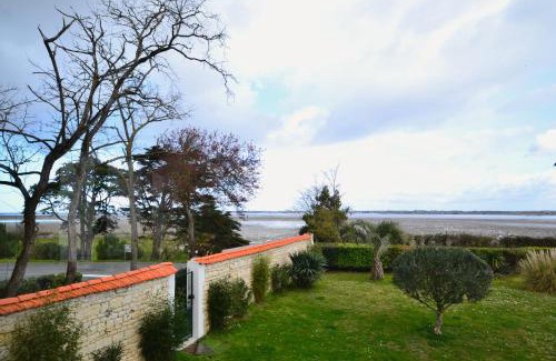 Port-des-Barques Villa | Villa 4* vue mer piscine spa