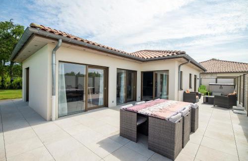 Messanges Villa | Villa 5 étoiles avec piscine en quartier calme à 5mn de l'océan