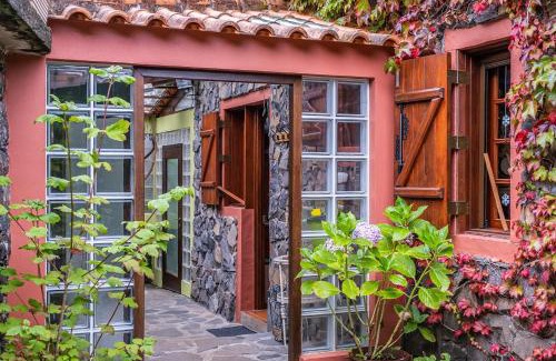 Santana Ski Chalet | Villa Achada da Mouca by Homie
