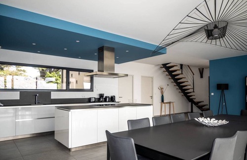 Pleumeur-Bodou Villa | Villa Agapanthes · Facing the sea, indoor pool.