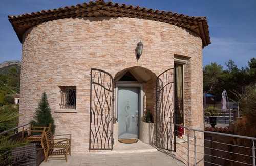 Vence Villa | VILLA AMAZING DECORATION WITH POOL AC WIFI