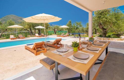 Lithakia Villa | Villa Amelina by Villa Plus