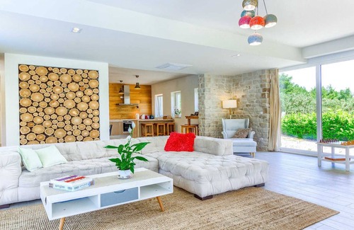 Pitve Villa | Villa Anandas - 8 bedroom villa with sea views, a pool, sauna and a hot tub for 16+4 guests