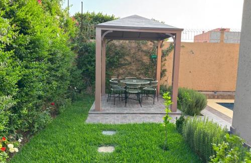 Tamansourt Apartment | Villa-Appart Sara, superbe jardin & piscine privée