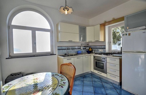 Ravello Villa | Villa Arletta: A characteristic two-story ancient house located on a hillside, facing the sea.