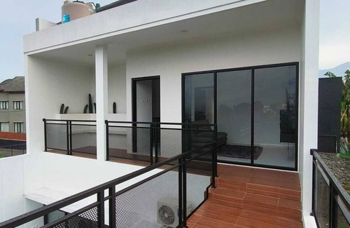 Sidomulyo House | VILLA ARSY : 3 Bedrooms with AC for comfort and freshness in Batu City,East Java