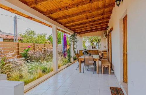 Spata-Artemida House | Villa Artemis Leto - Escape Near, City, Beach & Athens Airport