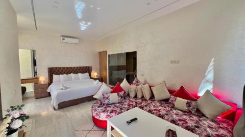 Aghouatim Villa | Villa avec Piscine Privée et Jardin Méditerranéen