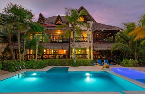 Soliman Bay Villa | Villa Beachfront Fully Staffed in Luxury Soliman Bay