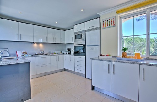 Figueiral Villa | Villa Beirais by Villa Plus