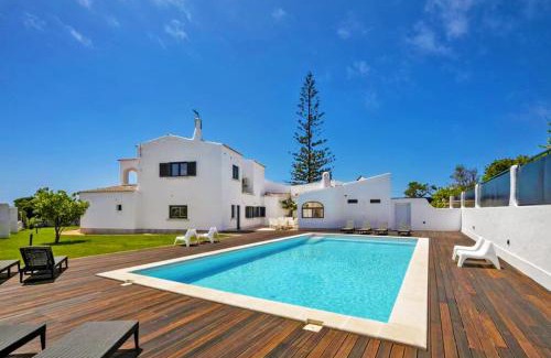 Lagoa e Carvoeiro Villa | Villa Benagil Boutique by Algarve Vacation
