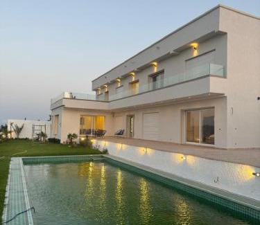 Al Bahraoyine Villa | Villa Beni Mejmel avec vue exceptionnelle