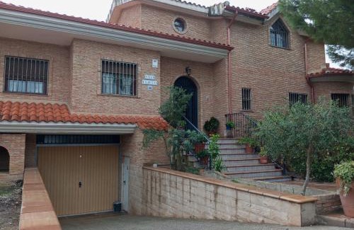 Linares Villa | VILLA BILBILIS con piscina privada, barbacoa y parking