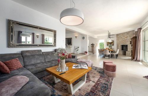 Labinci Villa | Villa Bincila for 12 people near Poreč with sea view & beautiful garden