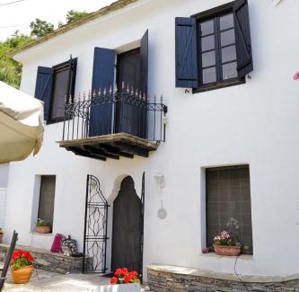 Makrynitsa Villa | Villa Blanca Koukourava