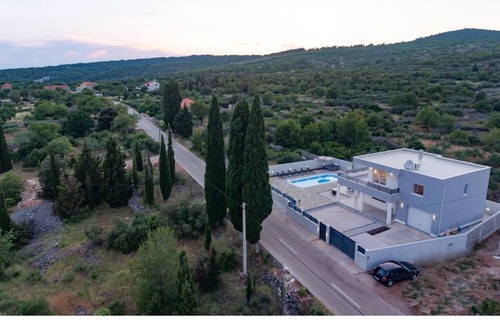 Bogomolje Cabin | Villa Blazen with swimming pool on the island of Hvar