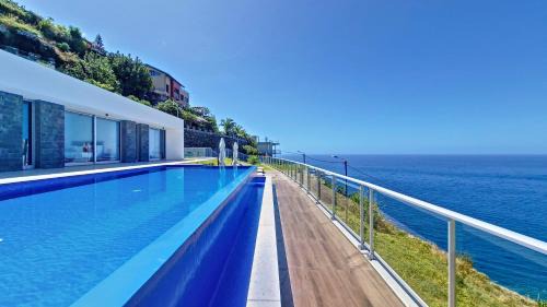 Tabua Villa | Villa Blue Horizon by LovelyStay