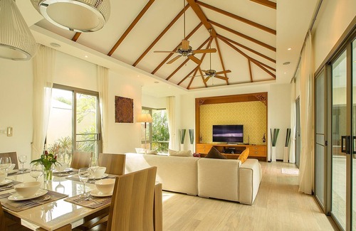 Nai Harn Villa | Villa Bond by Tropiclook