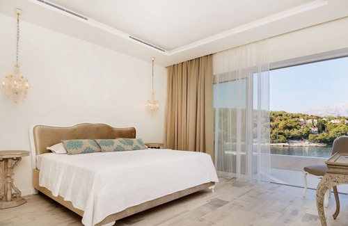 Sumartin Villa | Villa Branka - Six Bedroom Villa, Sleeps 12