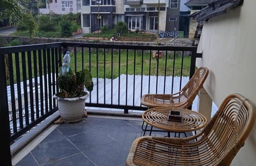 Sidomulyo Villa | Villa Bungas Kusuma Pinus M92